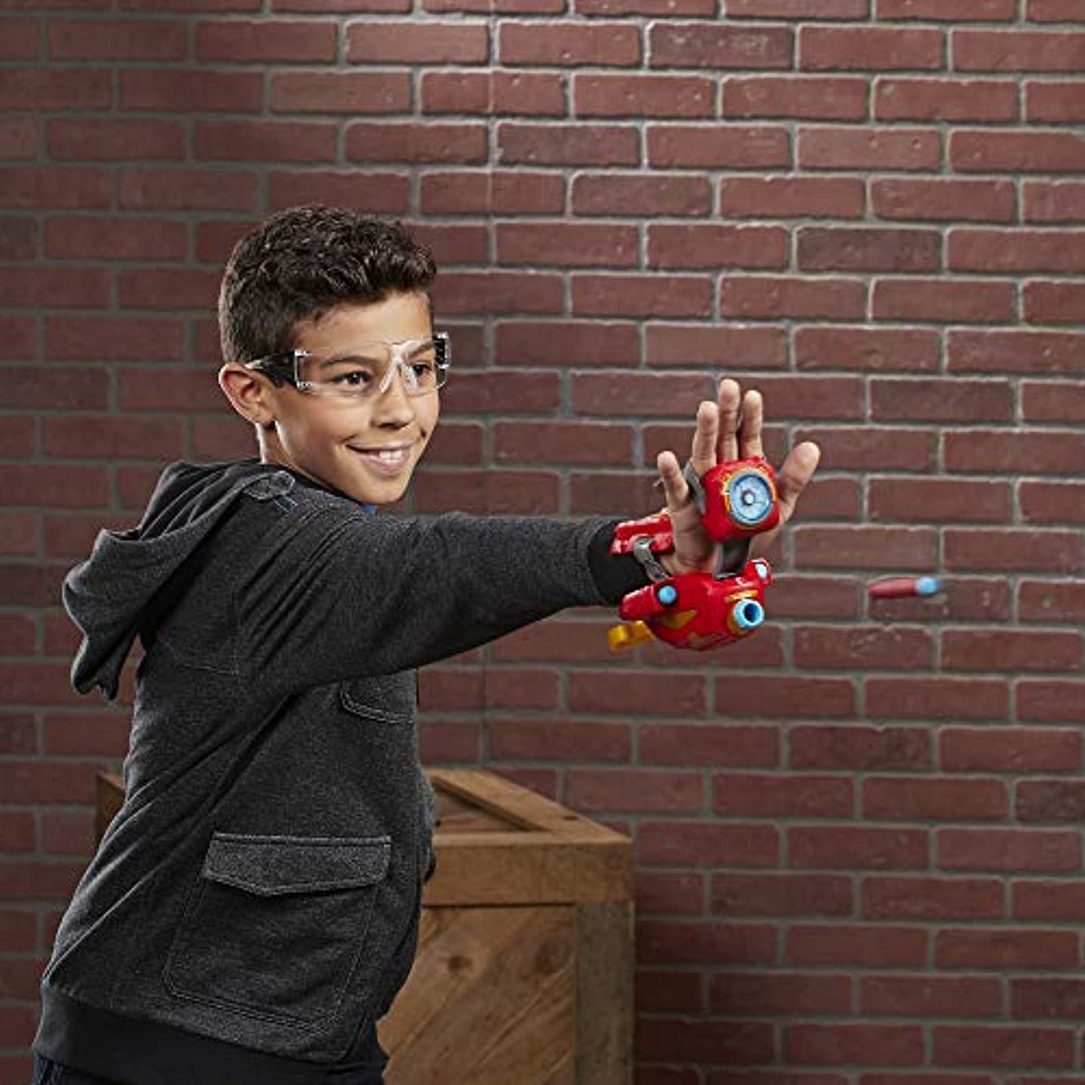 Nerf Marvel Avengers Iron Man Dart-Launching Toy B8569