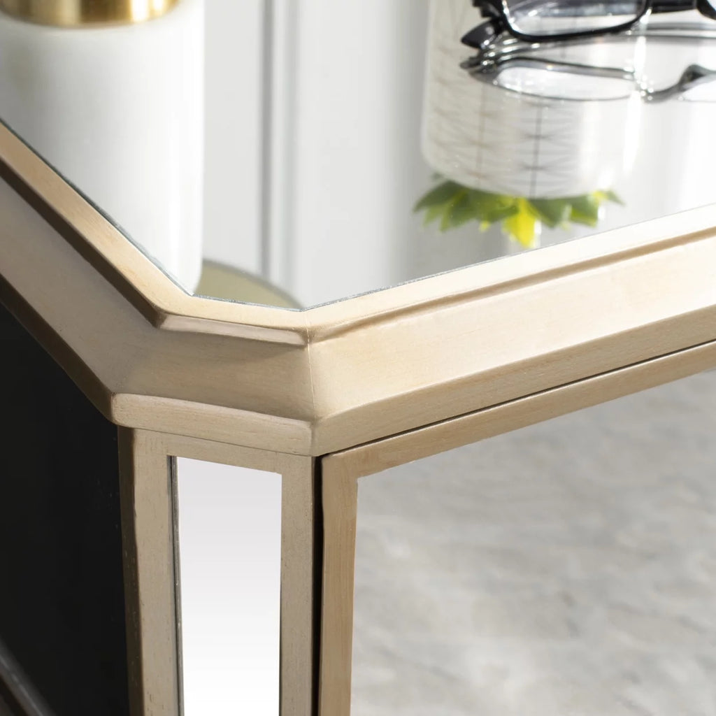 3-Drawer Mirrored Nightstand Q95502